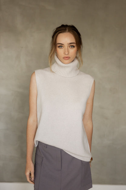 Save Time Sleeveless Knit front view