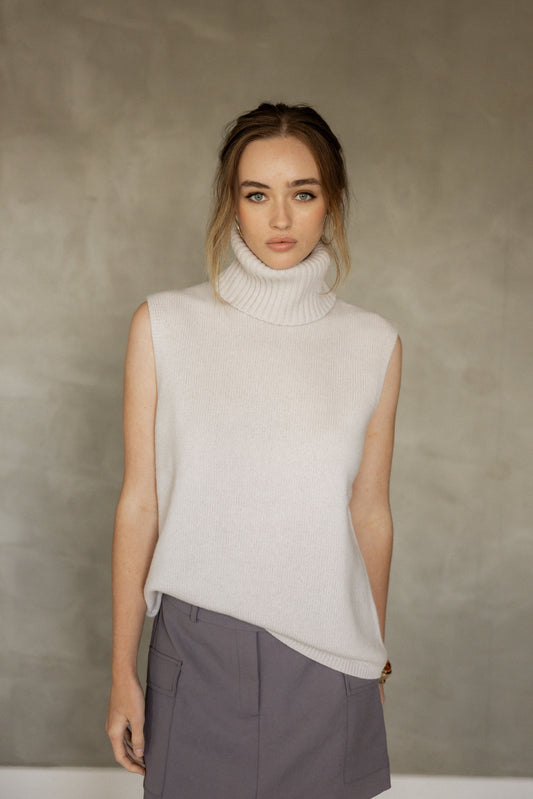 Save Time Sleeveless Knit front view